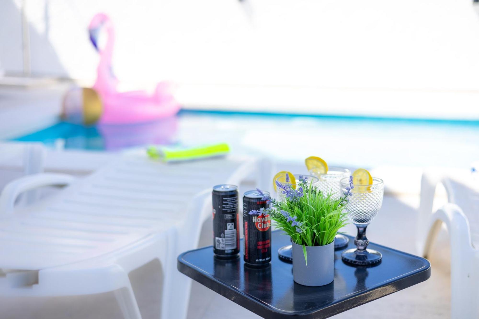 Fidalsa Grand Mediterranean Beachfront Villa ปลายาฟลาเมงกา ภายนอก รูปภาพ