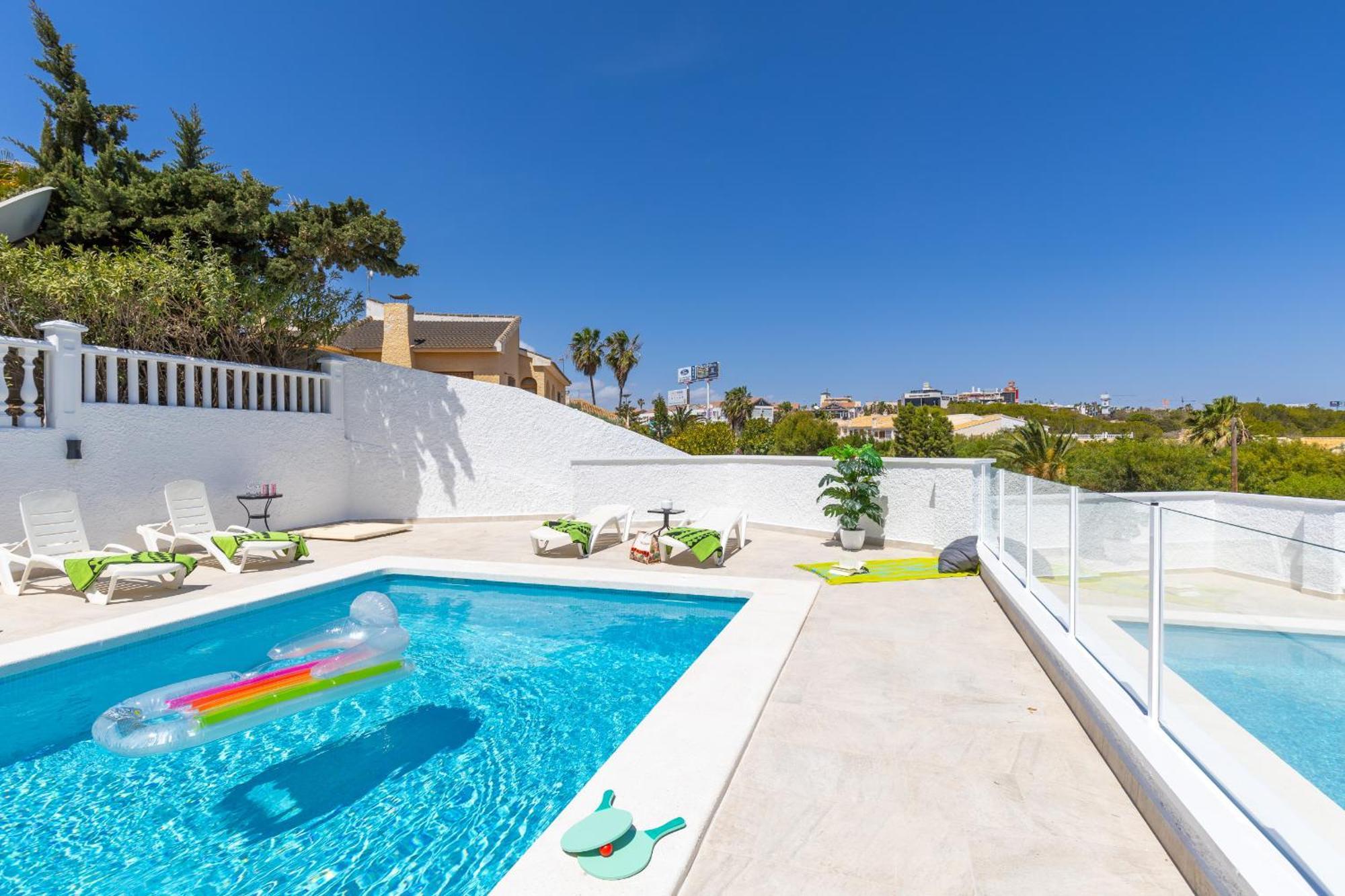 Fidalsa Grand Mediterranean Beachfront Villa ปลายาฟลาเมงกา ภายนอก รูปภาพ