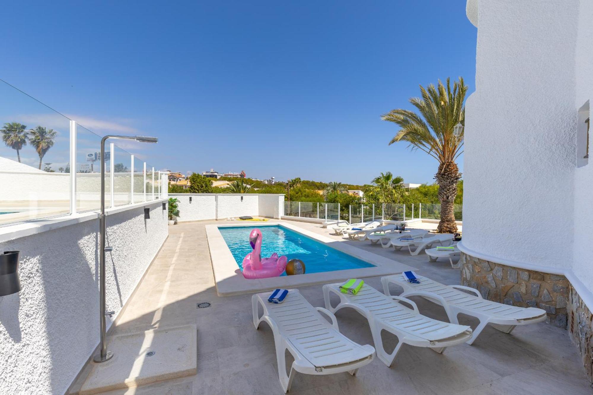 Fidalsa Grand Mediterranean Beachfront Villa ปลายาฟลาเมงกา ภายนอก รูปภาพ
