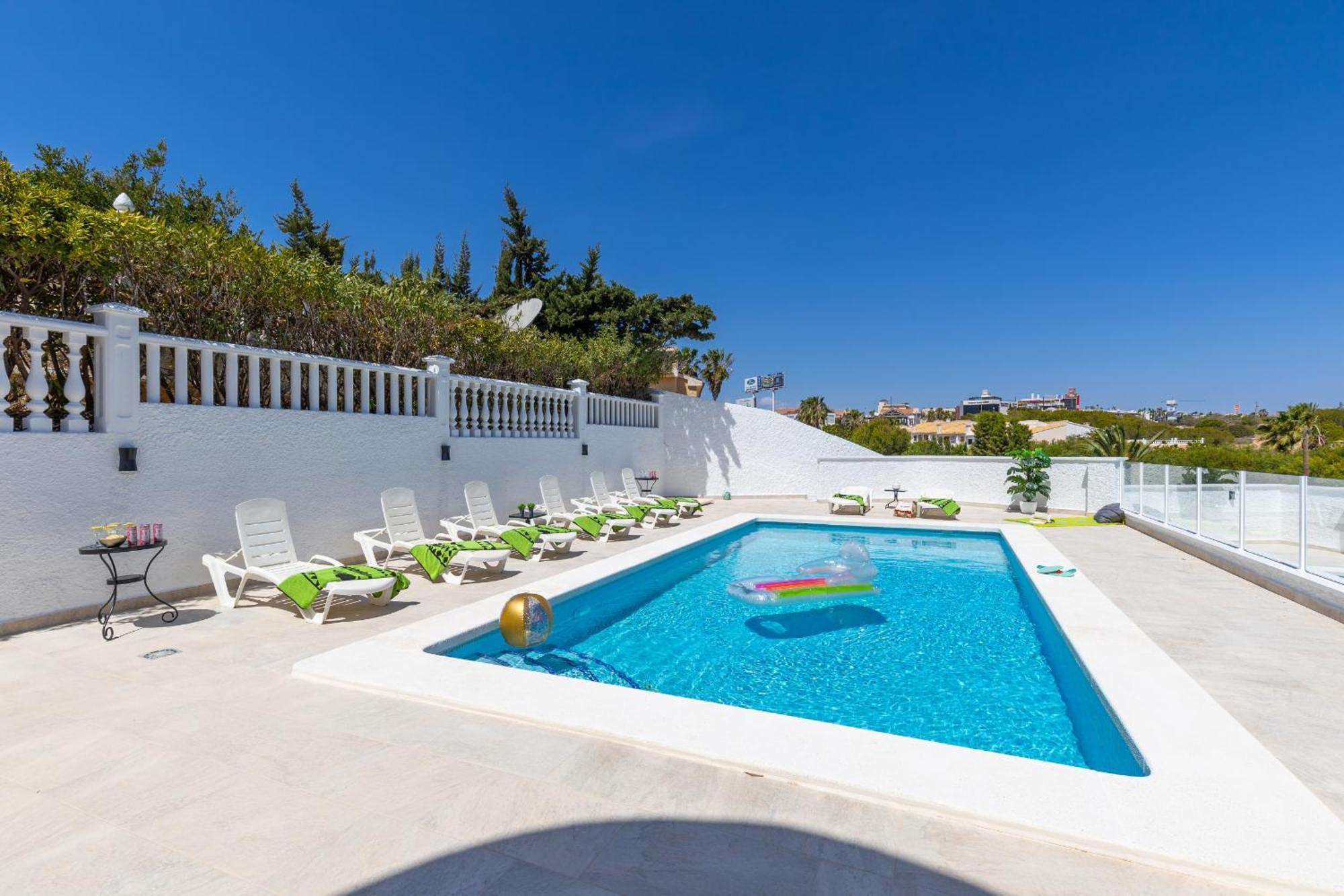 Fidalsa Grand Mediterranean Beachfront Villa ปลายาฟลาเมงกา ภายนอก รูปภาพ