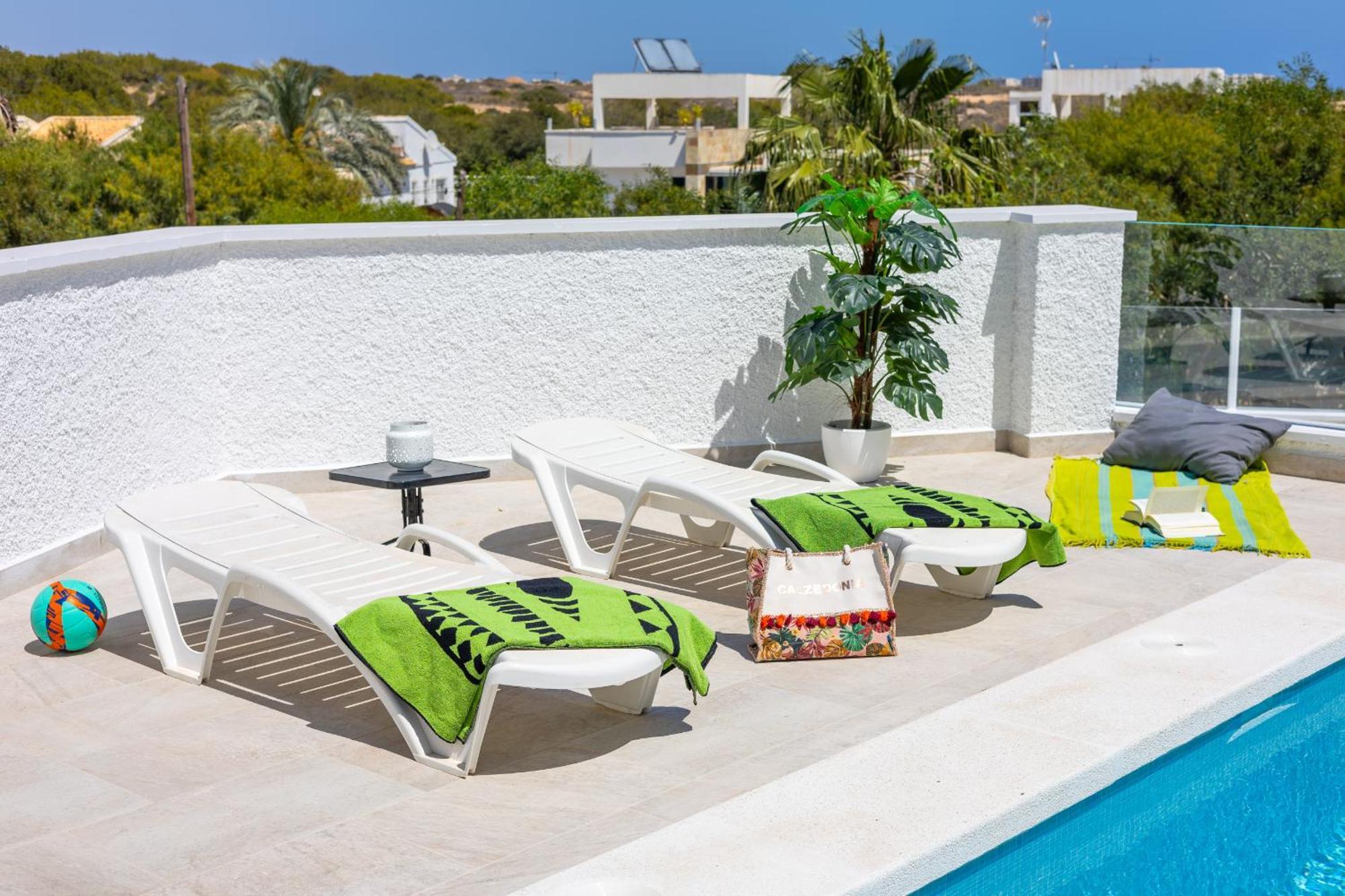Fidalsa Grand Mediterranean Beachfront Villa ปลายาฟลาเมงกา ภายนอก รูปภาพ