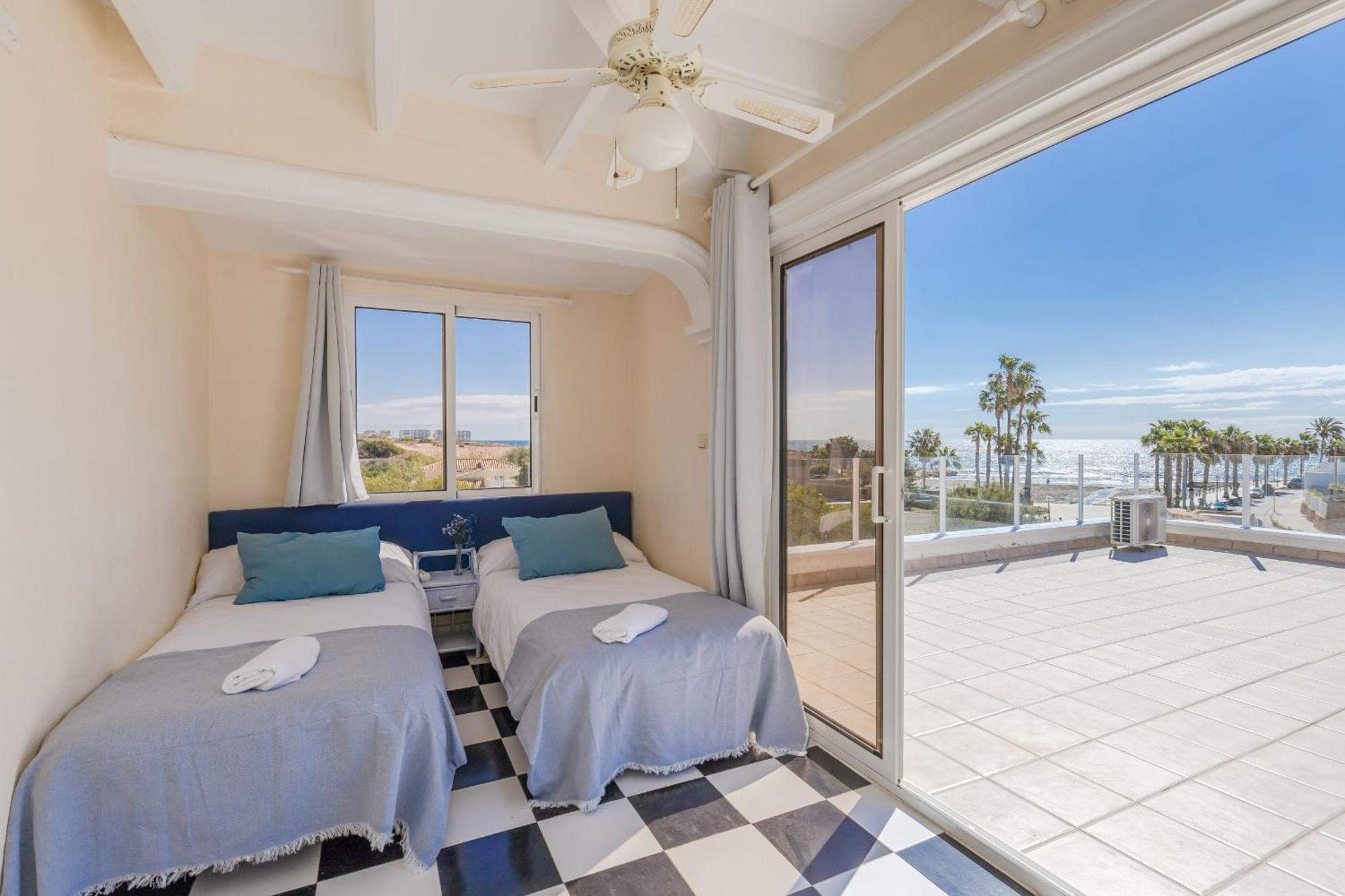 Fidalsa Grand Mediterranean Beachfront Villa ปลายาฟลาเมงกา ภายนอก รูปภาพ